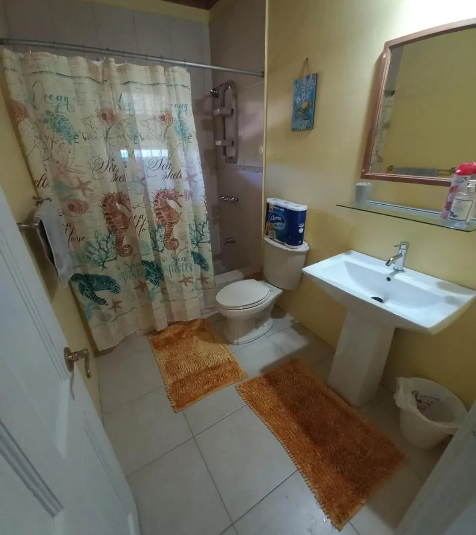 Apartamento Halfmoon Bay Pink Butterfly Frigate Bay